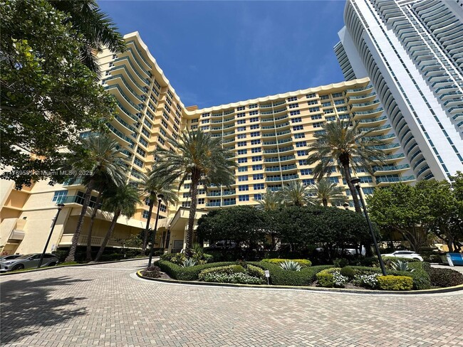 Primary Photo - 2501 S Ocean Dr