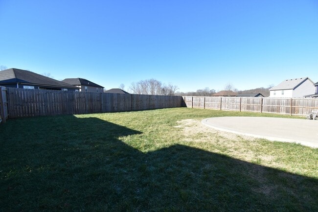 Building Photo - 4 Bedroom 2 Bath Pet Friendly Home For Rent!