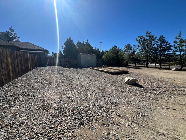 Building Photo - 3/2/2 Gorgeous Home In Gardnerville - Ruhe...