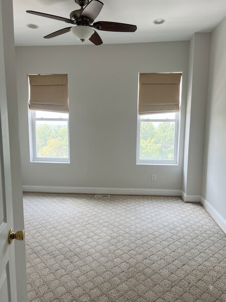 Building Photo - 1822 9th St NW