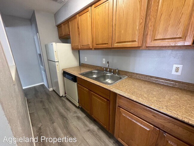 Building Photo - 2 br, 2 bath House - 1104 Autumn Circle - C