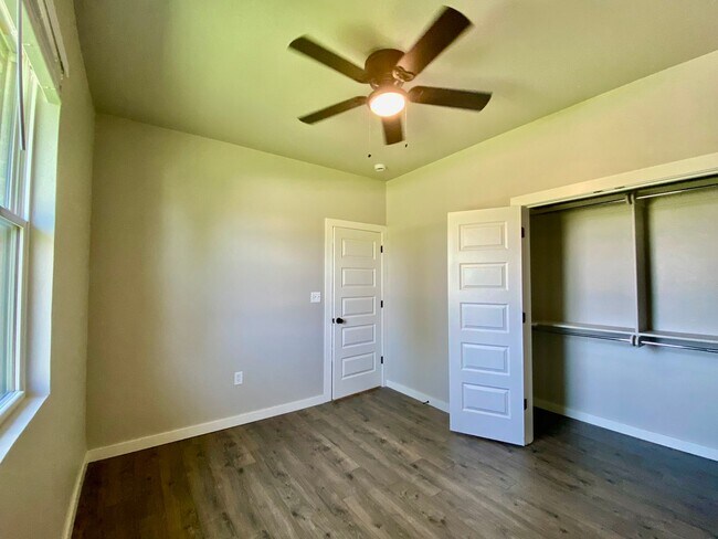 Building Photo - 4923 Spring Ridge Rd