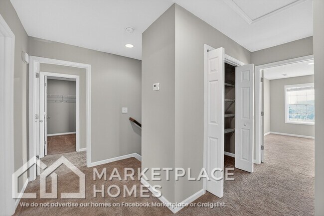 Building Photo - 1129 Cloud View Dr