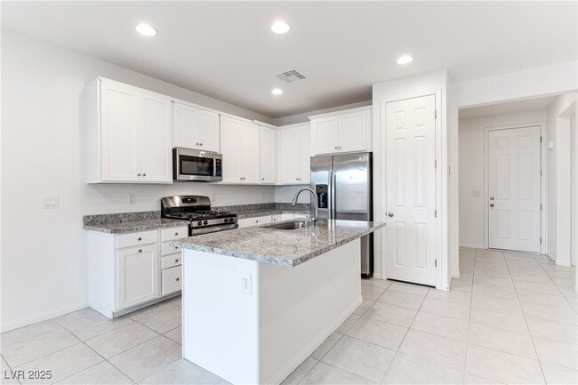 Building Photo - 10106 W Meranto Ave