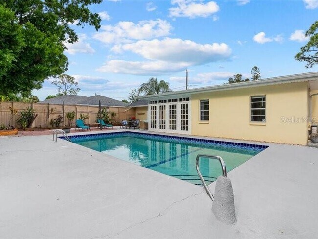 Building Photo - 2226 Fairfield Ave