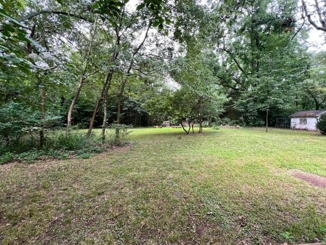 Building Photo - 3 Bed | 1 Bath Single Family Home
