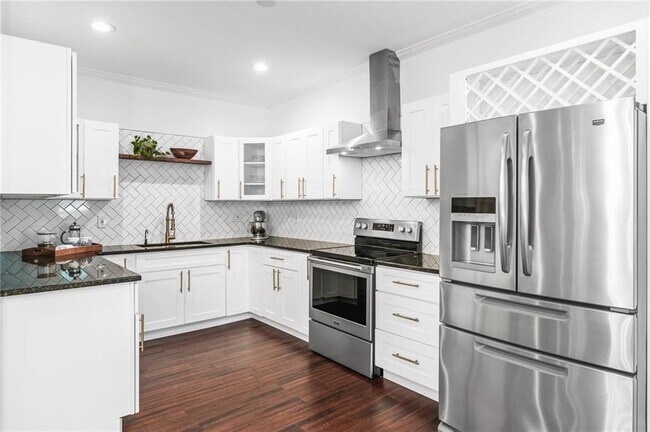 Building Photo - 958 Crew St SW