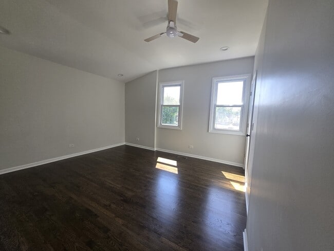 Building Photo - 429 W 102nd Pl