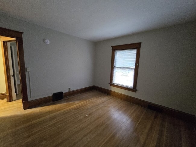 Building Photo - 349 17th St SE