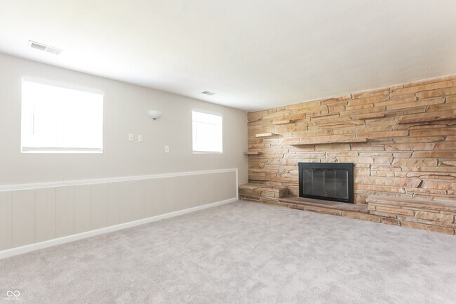 Building Photo - 2313 Bernie Dr