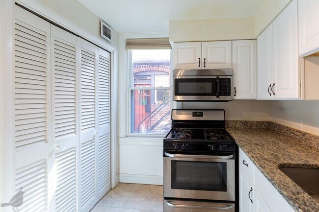 Building Photo - 1333 22nd St NW