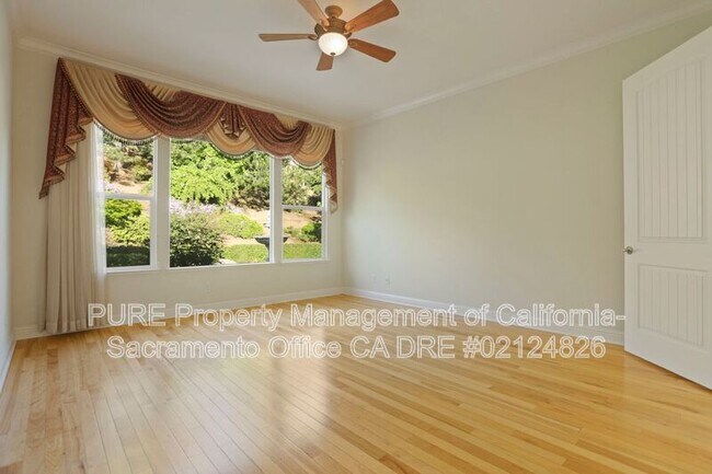 Building Photo - 1143 Bevinger Dr