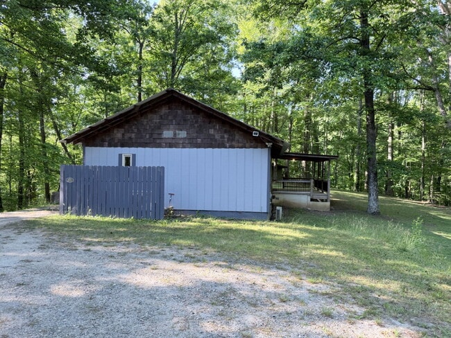 Building Photo - Live Surrounded by Nature | 3 Bedroom Home on 23 Private Acres in Saluda