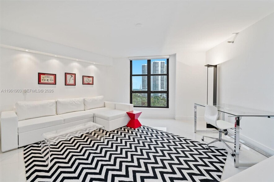 Building Photo - 3500 Mystic Pointe Dr