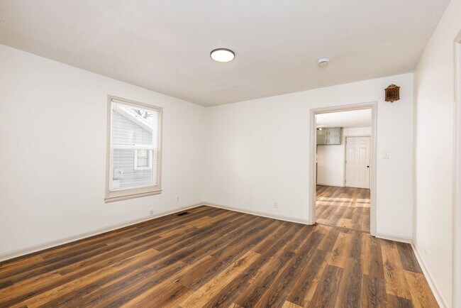 Building Photo - 3 Bedroom, 2 Bath in Birmingham