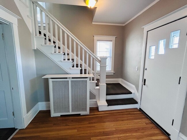 Building Photo - Great 3 Bedroom Home Near Whole Foods and ...