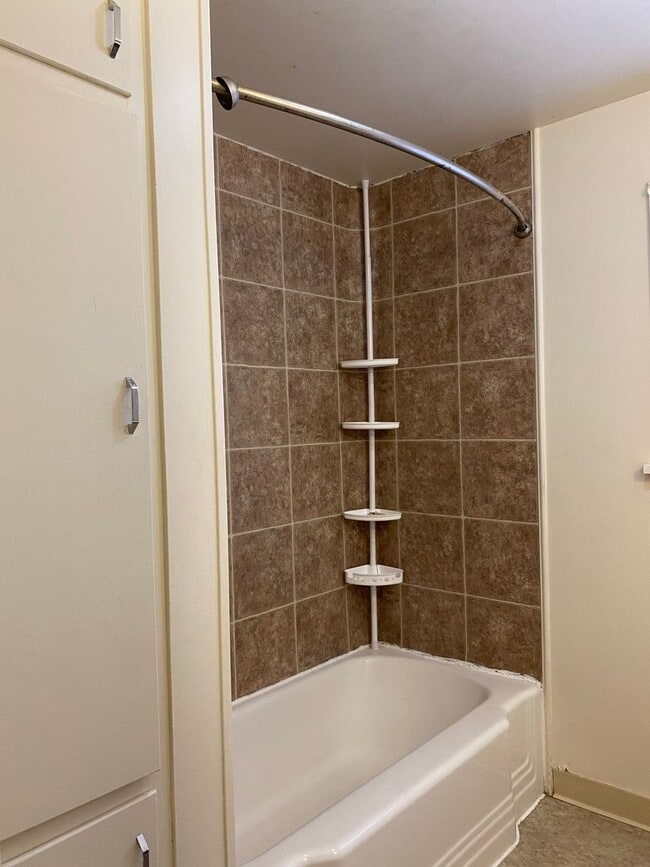 Building Photo - Classic university home with three bedroom...