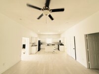 Building Photo - 314 7th Ave NE