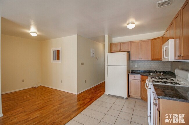 Building Photo - 245 Skillman Ave
