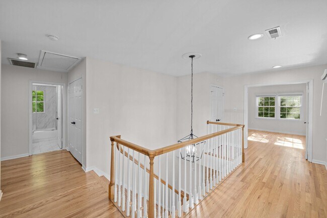 Building Photo - 6609 Heidi Ct