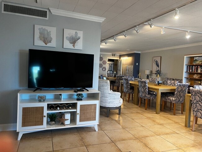 Building Photo - 2BD/2BA on the Gulf of Mexico!