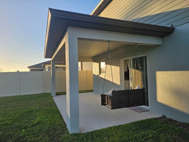 Building Photo - 3928 Capri Coast Dr