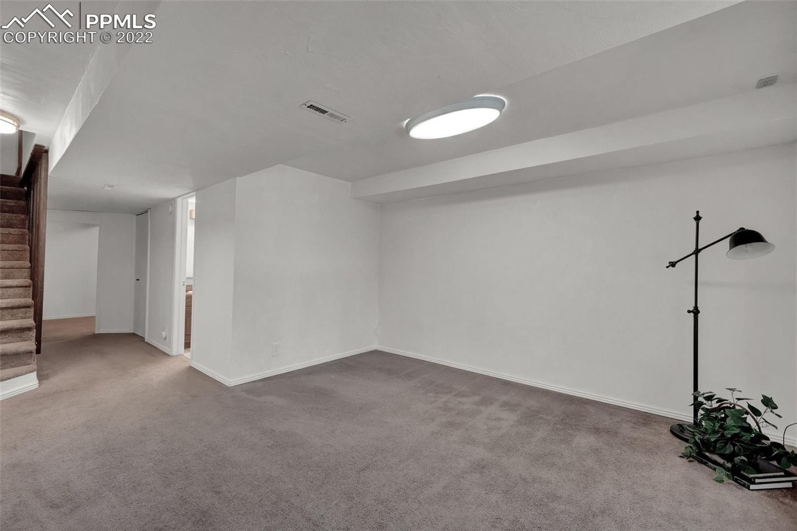 Building Photo - 3467 Queen Anne Way