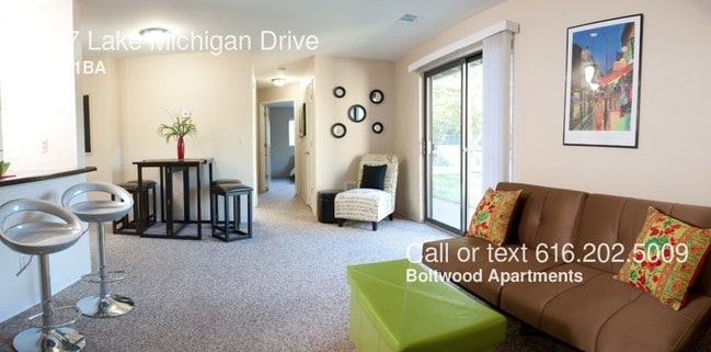 Building Photo - 4657 Lake Michigan Dr