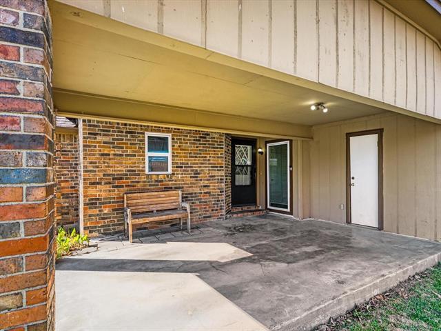 Building Photo - 4621 Riverpark Dr