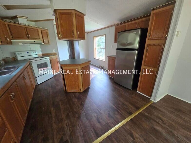 Building Photo - 171 Riverside Dr