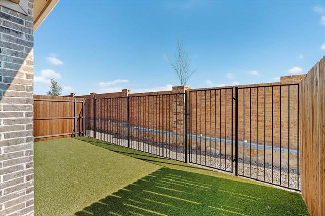 Building Photo - 740 Thorn Crk Dr