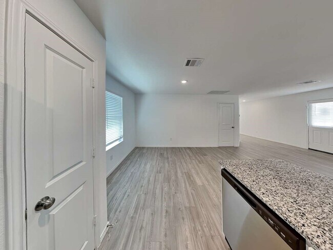 Building Photo - 4115 Southton Tarn