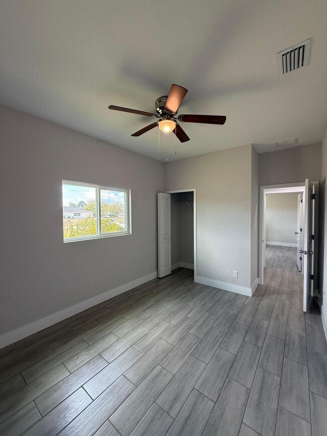 Building Photo - 4800 15th St SW