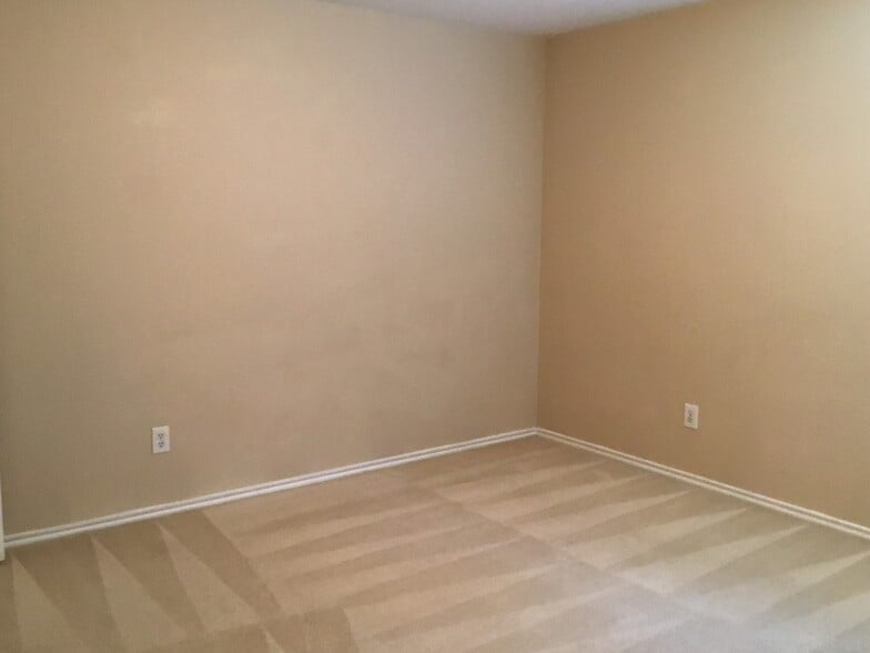 Building Photo - 13149 Cowper Dr