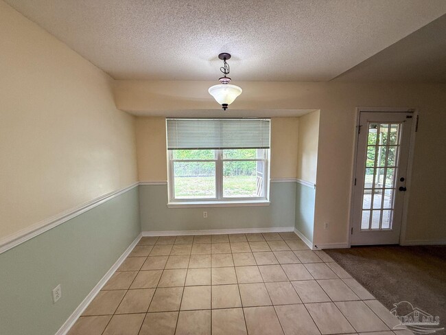 Building Photo - 10609 Creek Ridge Dr