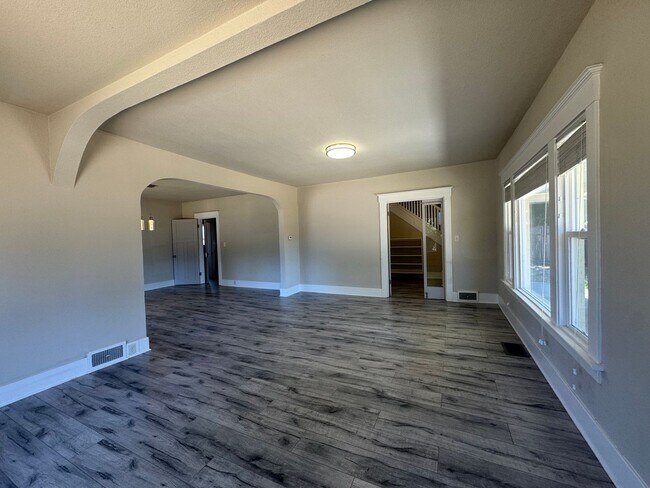 Building Photo - 415 122nd St S