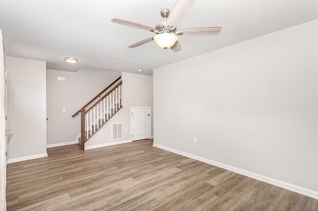 Building Photo - 652 N College St