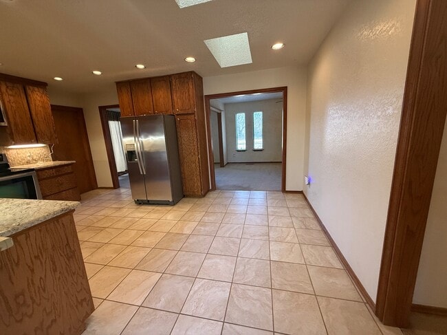 Building Photo - 1940 Ives Way Ln