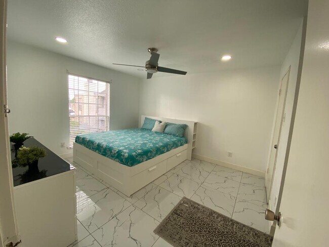 Building Photo - 6606 De Moss Dr
