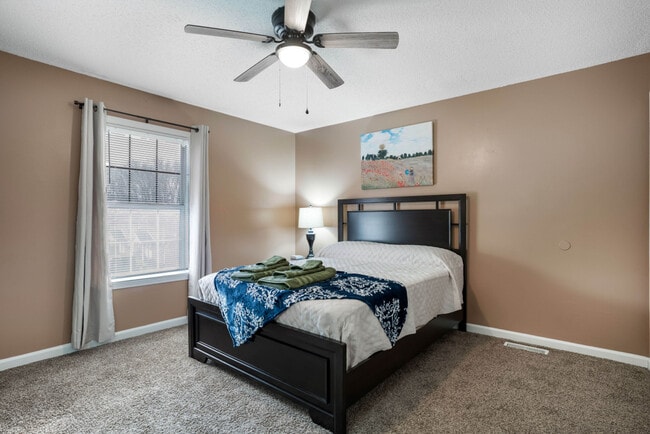 Building Photo - 284 Raleigh Dr