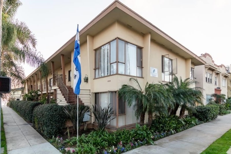 Interior Photo - Long Beach Terraces