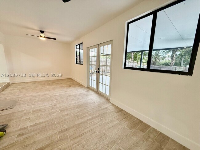 Building Photo - 2201 N 54th Ave