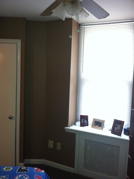 Building Photo - 266 Shelmire St