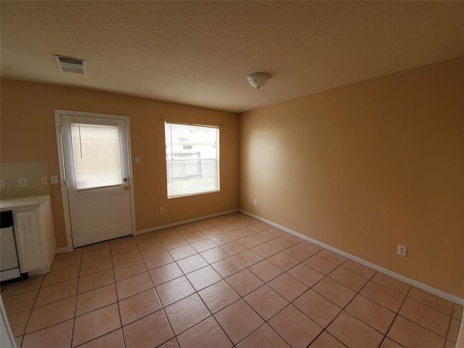 Building Photo - 7310 Fliser