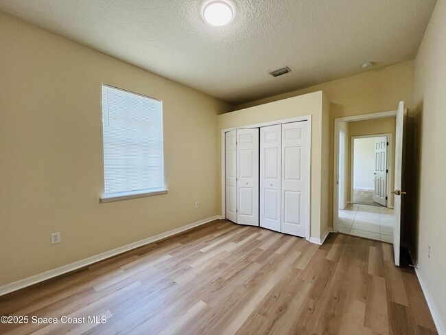 Building Photo - 5810 Eagle Way