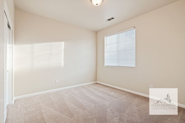 Building Photo - Spacious Two Story Home in Prime Northwest Fresno Location!