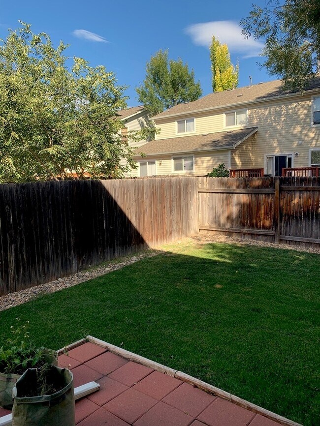 Building Photo - Beautiful 3 Bedroom 2 Bath Townhome with Attached 1 Car Garage for Rent in Northwest Loveland, CO