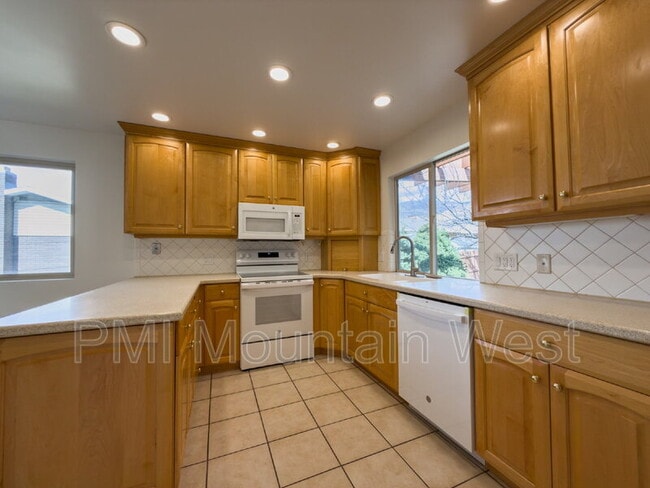 Building Photo - 345 S 850 E