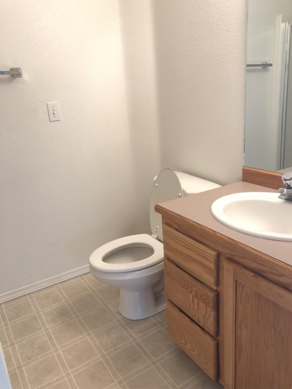 Building Photo - 944 NW Oak Pl