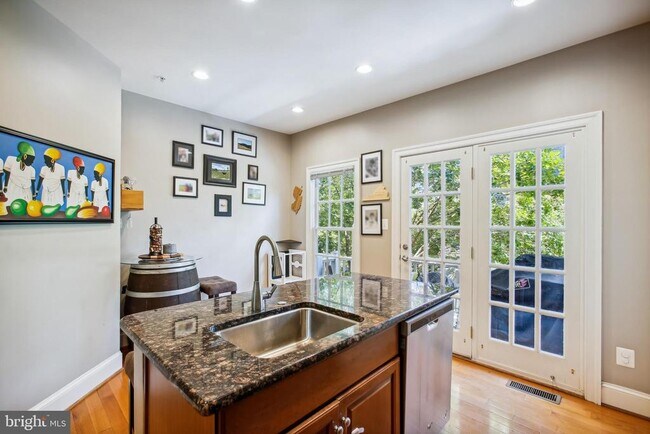 Building Photo - 1703 Potomac Greens Dr